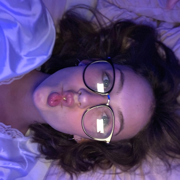 Meet your Posher, Zaya - Picture 1 of 1